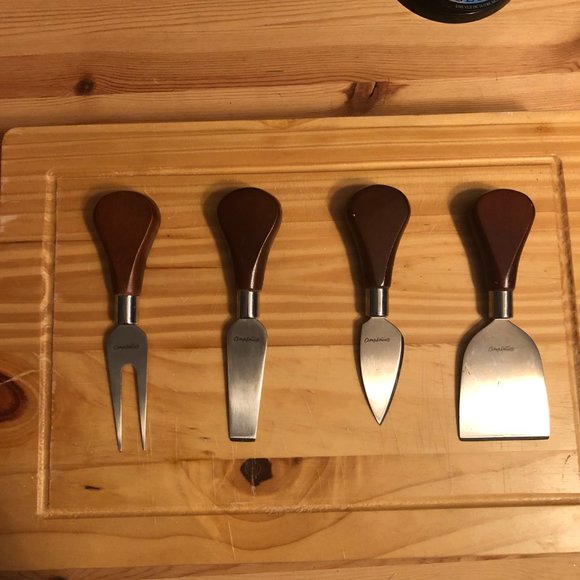 Cheese Board with Built-in Knives Storage for Spreaders, Wood Cutting Board - Picture 12 of 13